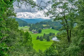 St Johns Ridge - Heart of Valle Crucis - Hot Tub- Firepit - River and Mountain Views - Image 5