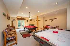 Luxury Mountain Escape w/ Hot Tub & Fireplaces - Image 3