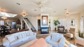 Oceanfront Master Suite: Jacuzzi & Private Deck - Image 2