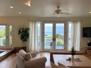 Oceanfront Master Suite: Jacuzzi & Private Deck - Image 4