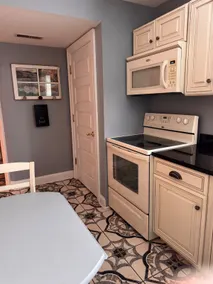 A private apartment with Self Check-in. - Image 4