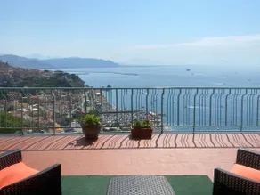 La petit maison in villa(private parking included) - Image 2
