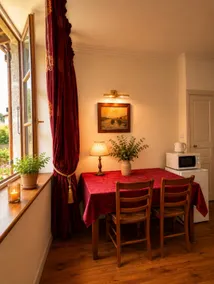 Beautiful Independent Charm Room (Private entrance) - Image 4