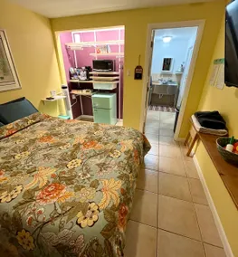 Cozy private studio in historic Lake Worth Beach - Image 2