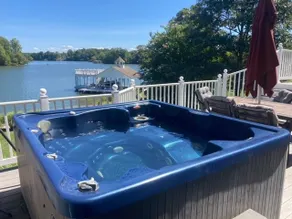 4BR Lakefront | Chef's Kitchen| Hot Tub | Dock - Image 3