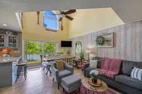 Perfect 3BR Lakefront | Dock | Balcony | Firepit - Image 4