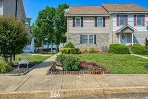 Perfect 3BR Lakefront | Dock | Balcony | Firepit - Image 2