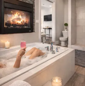 Entire Home *Private HotTub * AirHockey *Sleeps 16 - Image 2