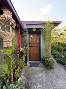Retro bungalow in garden oasis - Image 5