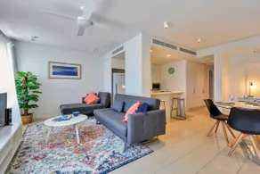 Waterfront Pearl Suite 2 Bed Luxury Apt - Image 3