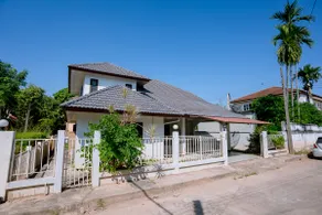 3BR cosy home in city Chiangmai, Public pool. - Image 2
