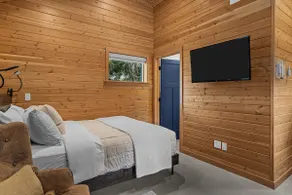 Hoggard Heritage Cabin - Image 3