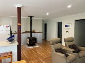 Quindalup 4x2 Geo Bay Rd Duns 1 min walk to beach. - Image 2