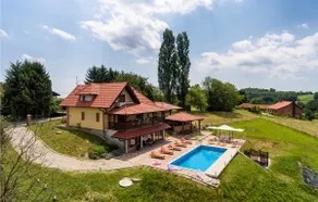 Lovely home in Zelezna Gora with sauna - Image 2