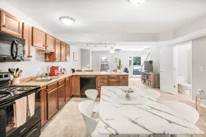 Nice 2 Bedroom Condo - Image 2