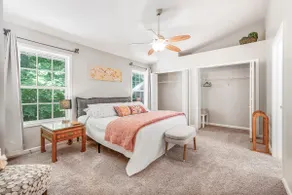 Nice 2 Bedroom Condo - Image 4