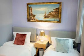 Small and Stylish Apt with Terrace - Image 4