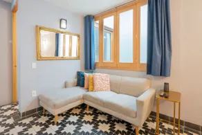 Small and Stylish Apt with Terrace - Image 2