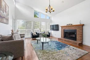 Bright and Spacious 3 Bedroom House - Image 2