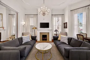 Bleiben Sie bei Lucky Savannah: 1890 Victorian Downtown Home mit beheiztem Pool - Image 2