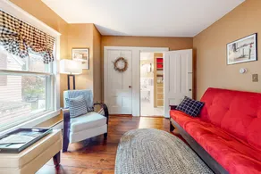 1 BR plus downtown - walk to Beaches/ Eateries - Image 5