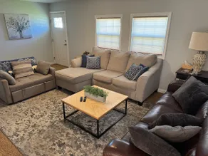 Cozy home - Backyard retreat - Image 3