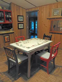 Moonshine Hideaway Cabin - Image 4