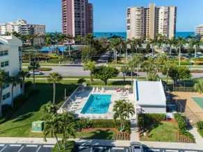 Amazing Newly Remodeled Beach Condo Steps to beach - Image 2