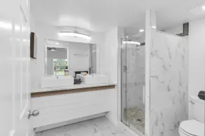 Amazing Newly Remodeled Beach Condo Steps to beach - Image 3