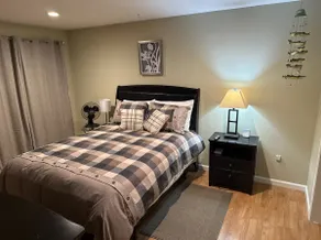 Quiet 2BR • Garage • Yard • EV Charger – Eureka - Image 4