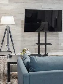Cozy & Beautiful, Entire Oakville House, - Image 2