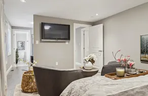 Cozy & Beautiful, Entire Oakville House, - Image 3