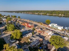 The LeClaire River Loft - Image 2