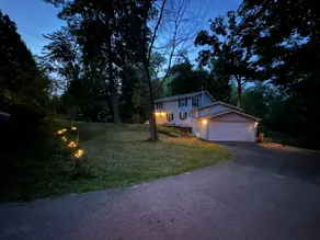 Charming and Cozy Vacation Home - Image 3