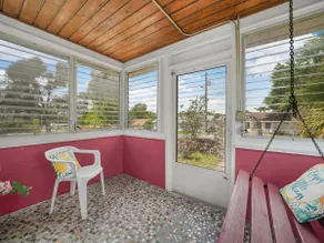 Cozy Historical Cottage - Image 5