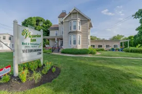 Pet-Friendly Victorian B&B by Lake Erie - Image 4
