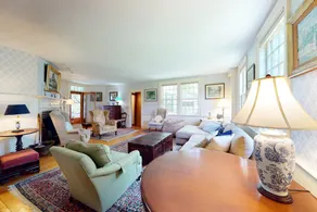 Historic 4BR Mountainview Dog Friendly | Patio - Image 3
