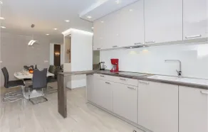 Amazing Home in Kastel Stafilic With 3 Bedrooms and Wifi - Image 5