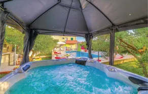 Amazing Home in Kastel Stafilic With 3 Bedrooms and Wifi - Image 2