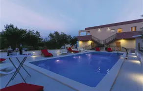 Amazing Home in Kastel Stafilic With 3 Bedrooms and Wifi - Image 3