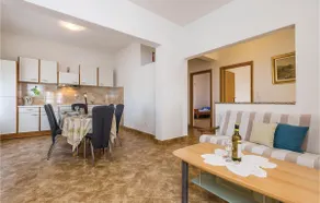 Beach front apartment in Lukovo Sugarje - Image 5