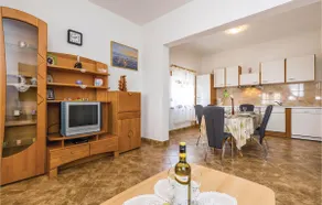 Beach front apartment in Lukovo Sugarje - Image 4