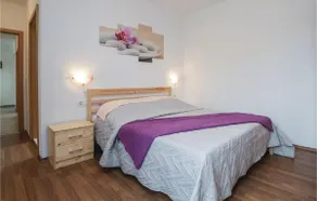 Awesome Home In Labin - Image 4