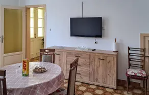 2 Bedroom Amazing Apartment In Pula - Image 4