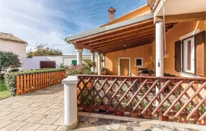 2 Bedroom Amazing Apartment In Pula - Image 2
