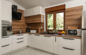 Beautiful Home In Krvavici - Image 4