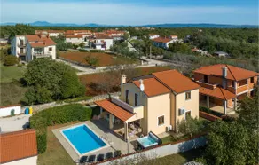 Beautiful Home In Krvavici - Image 2
