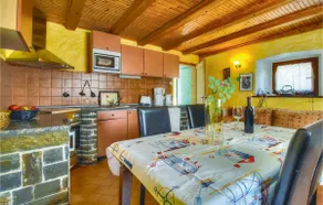 2 Bedroom Stunning Home In Kastel - Image 2