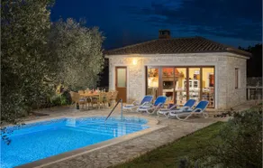Luxurious Home In Buje - Image 3