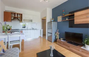 Awesome Home in Umag With Wifi and 2 Bedrooms - Image 5